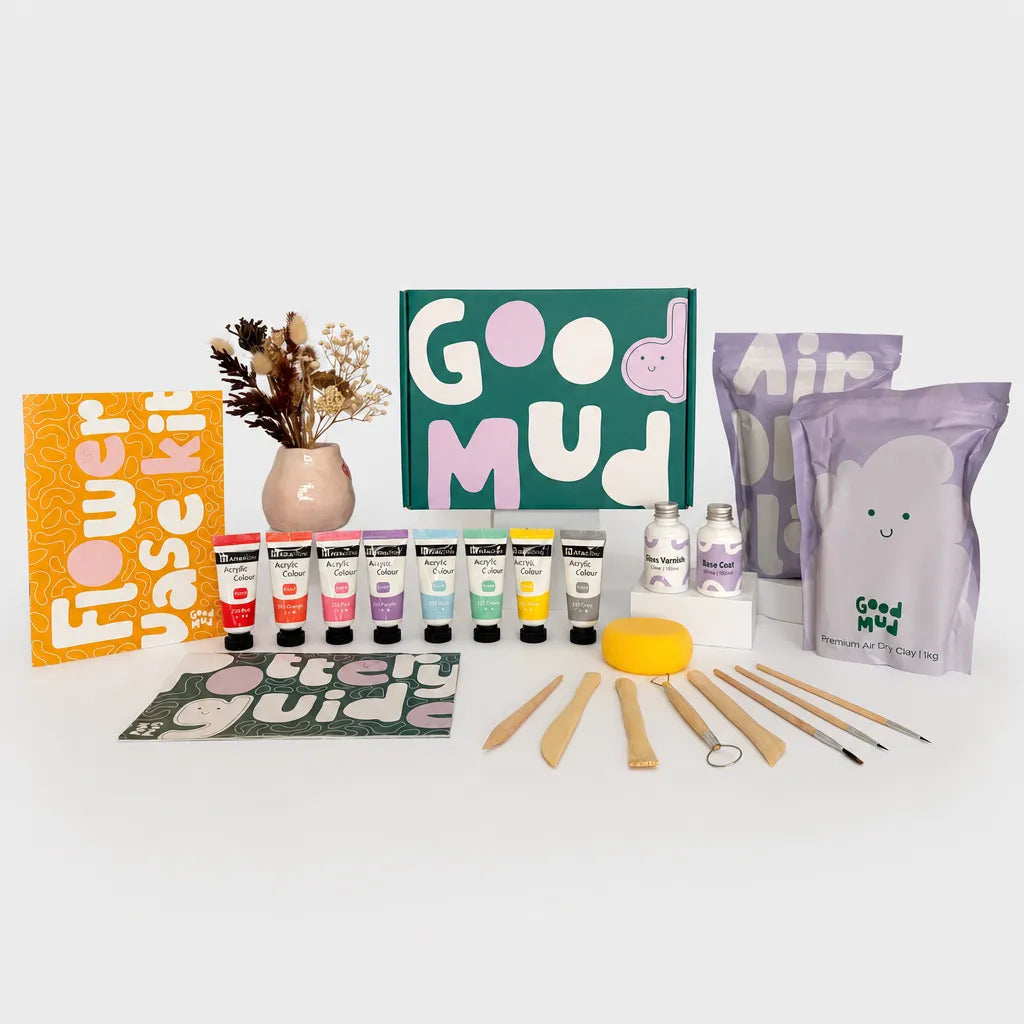 Good Mud flower vase kit with natural dried flowers and pastel paint colours